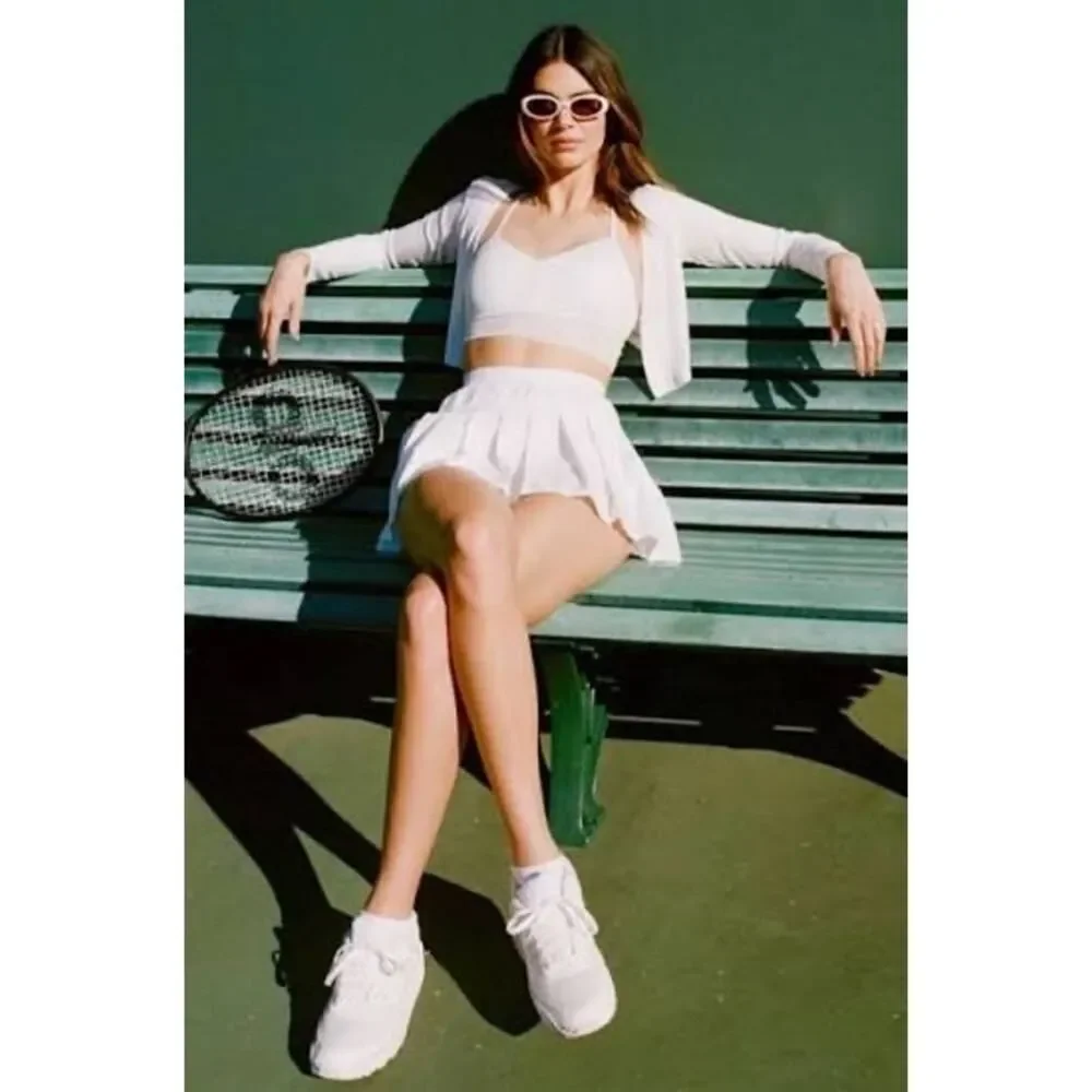 alo yoga varsity tennis skirt white Large